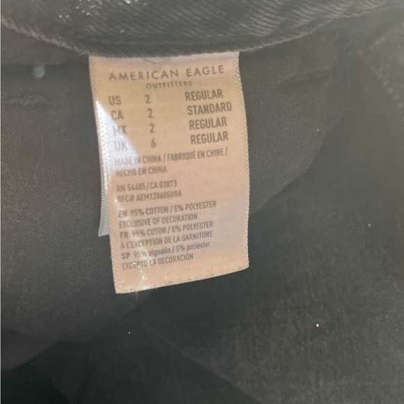 American Eagle High Rise Black Mom Jeans - Picture 6 of 6